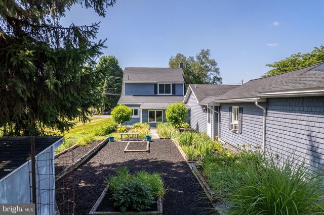 365 W MAIN STREET, Fayetteville, PA 17222