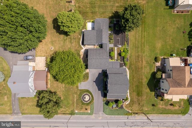 365 W MAIN STREET, Fayetteville, PA 17222