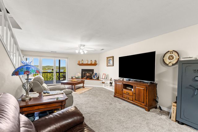 219 Point Seven Road 10, Kimberling City, MO 65686