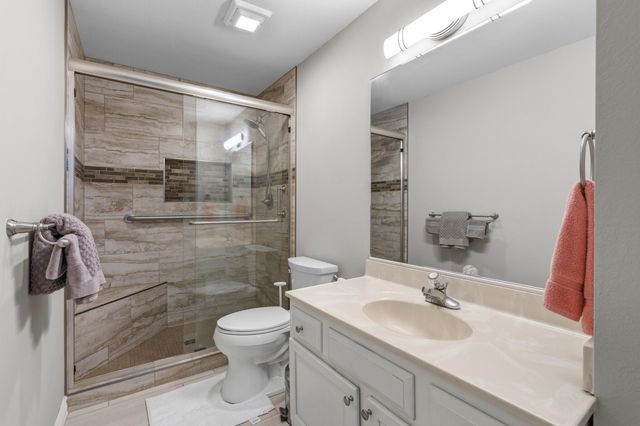 219 Point Seven Road 10, Kimberling City, MO 65686