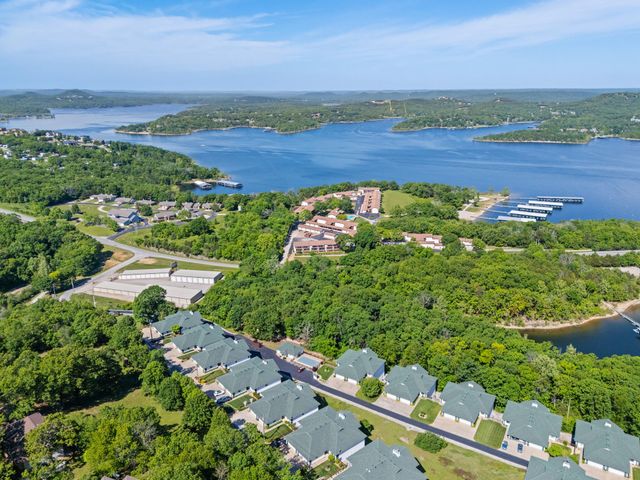 219 Point Seven Road 10, Kimberling City, MO 65686