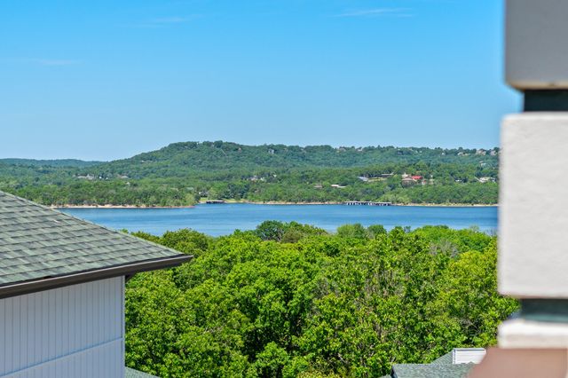 219 Point Seven Road 10, Kimberling City, MO 65686