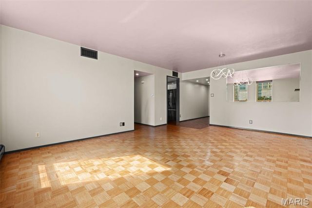 200 S Brentwood Boulevard 6F, St Louis, MO 63105