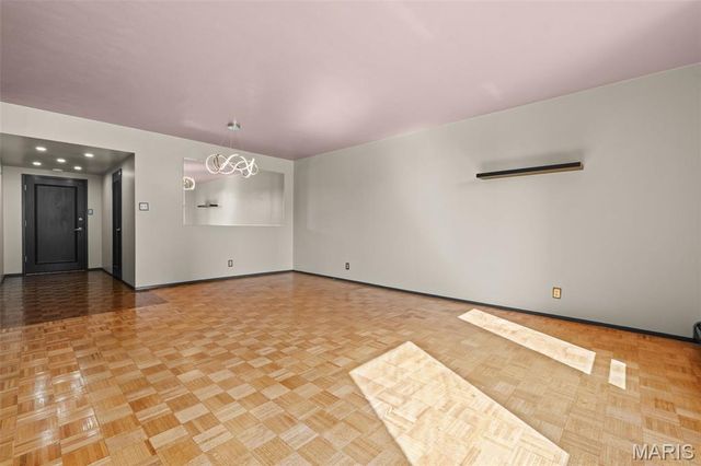200 S Brentwood Boulevard 6F, St Louis, MO 63105