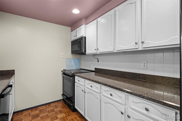 200 S Brentwood Boulevard 6F, St Louis, MO 63105