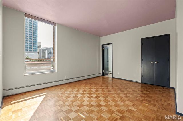 200 S Brentwood Boulevard 6F, St Louis, MO 63105