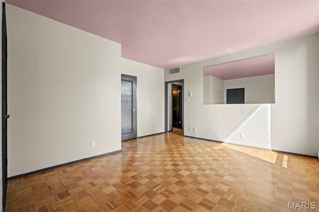 200 S Brentwood Boulevard 6F, St Louis, MO 63105