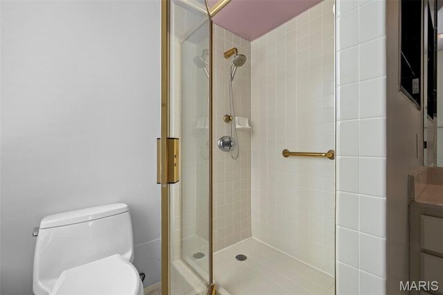 200 S Brentwood Boulevard 6F, St Louis, MO 63105