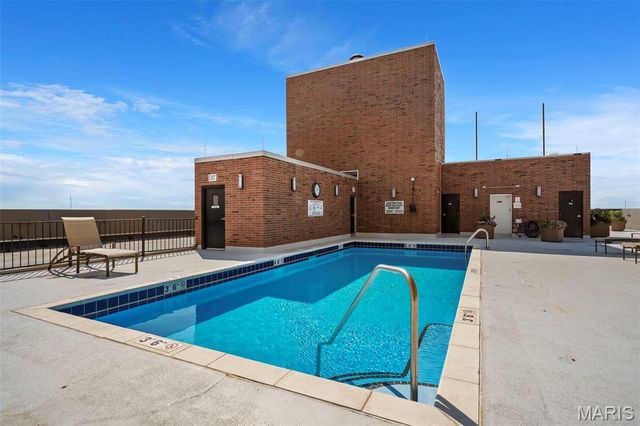 200 S Brentwood Boulevard 6F, St Louis, MO 63105