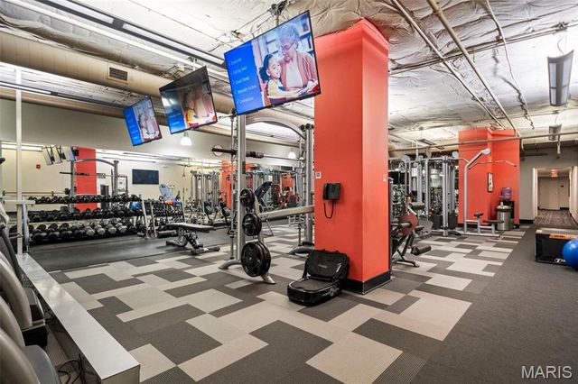 200 S Brentwood Boulevard 6F, St Louis, MO 63105