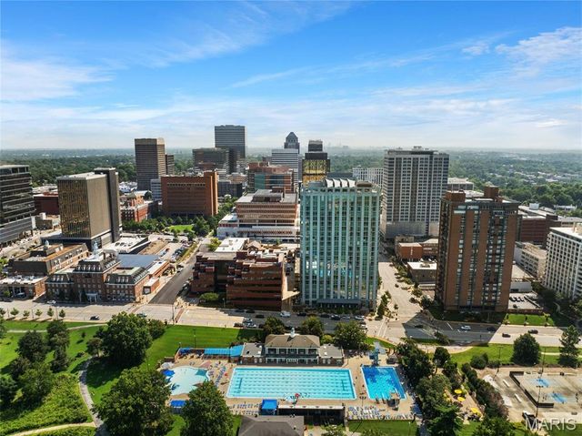 200 S Brentwood Boulevard 6F, St Louis, MO 63105
