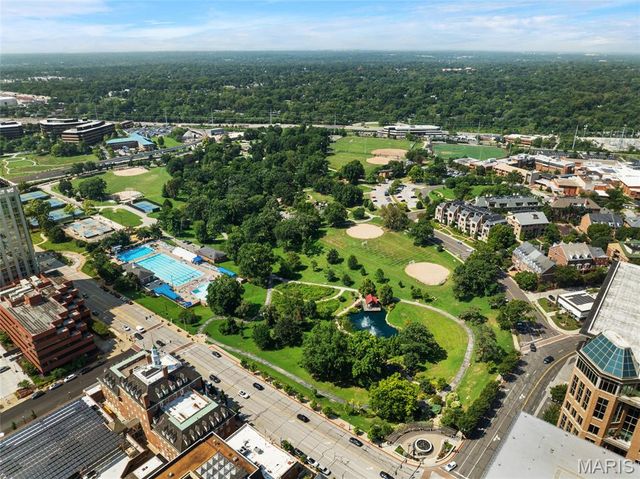 200 S Brentwood Boulevard 6F, St Louis, MO 63105