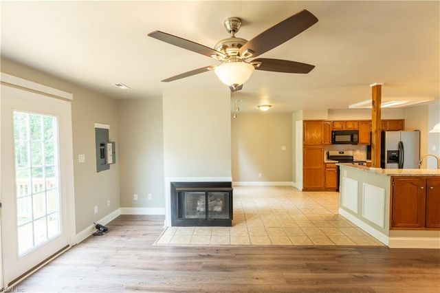 303 Bridge XING, Yorktown, VA 23692