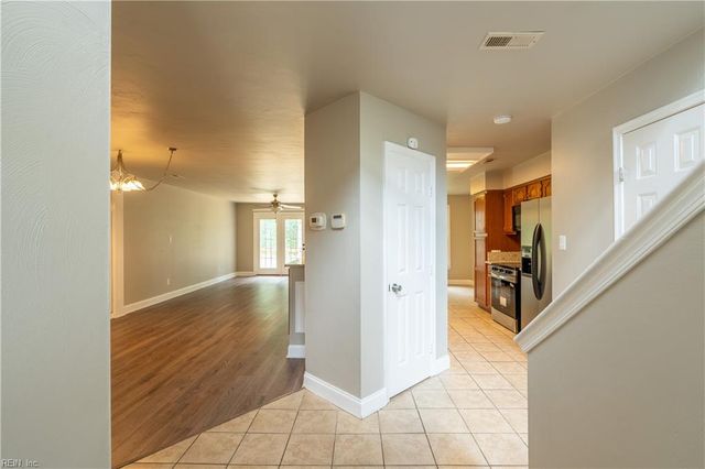 303 Bridge XING, Yorktown, VA 23692