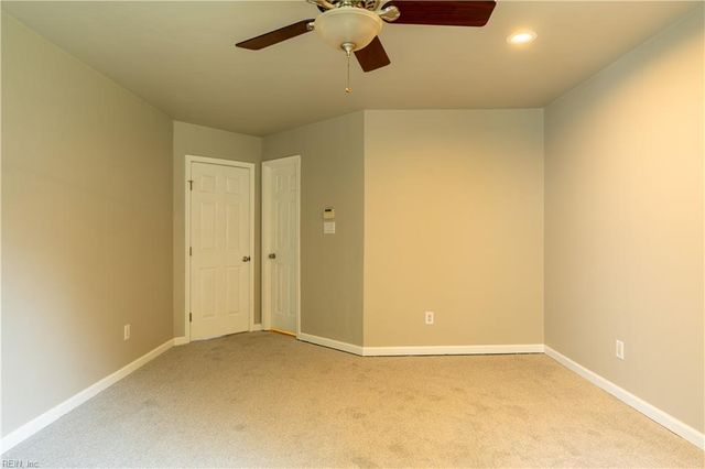 303 Bridge XING, Yorktown, VA 23692