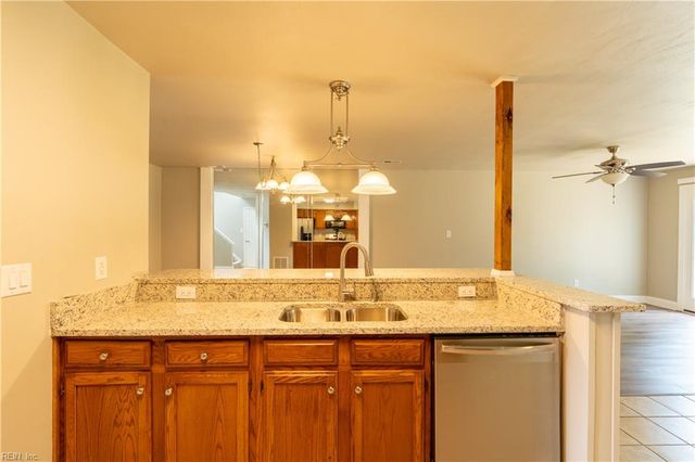303 Bridge XING, Yorktown, VA 23692