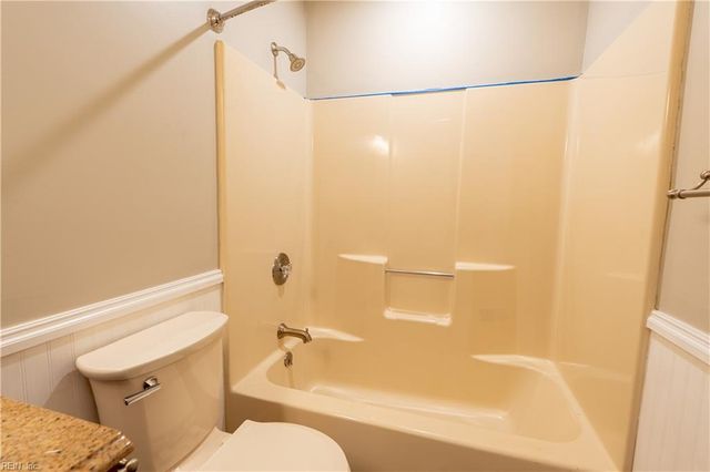 303 Bridge XING, Yorktown, VA 23692