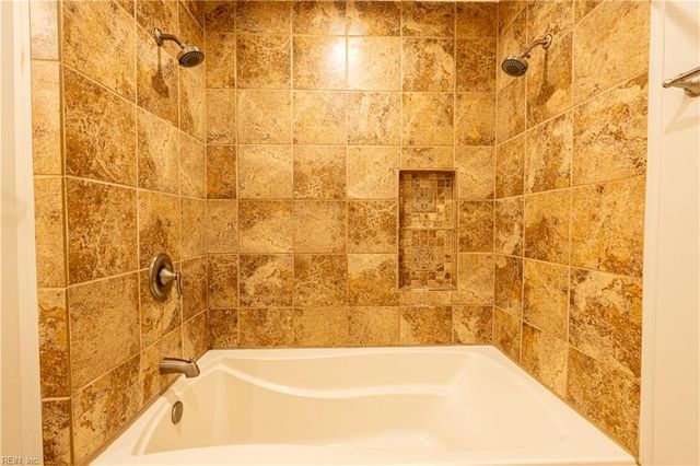 303 Bridge XING, Yorktown, VA 23692