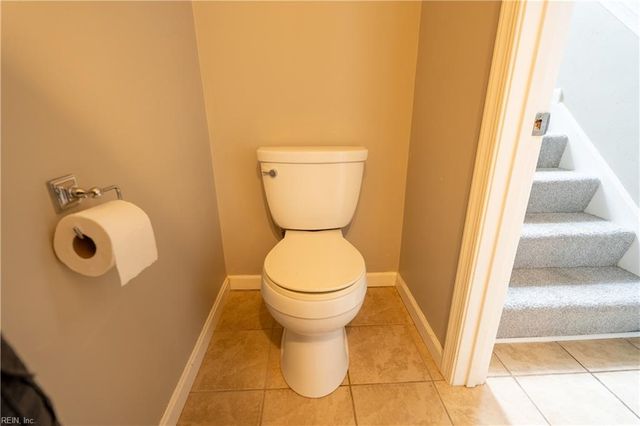 303 Bridge XING, Yorktown, VA 23692