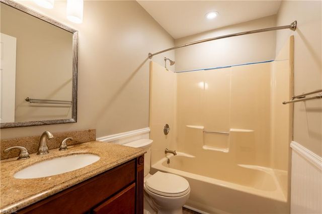 303 Bridge XING, Yorktown, VA 23692