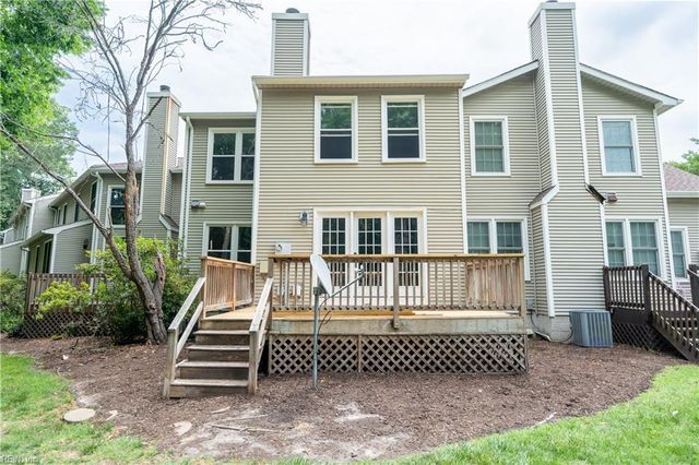 303 Bridge XING, Yorktown, VA 23692