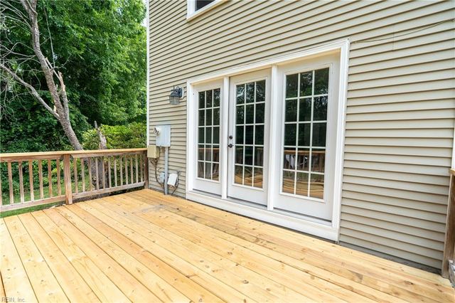 303 Bridge XING, Yorktown, VA 23692