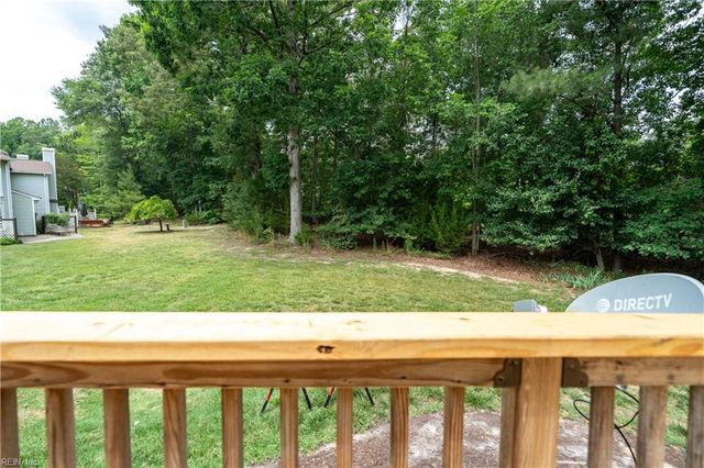 303 Bridge XING, Yorktown, VA 23692
