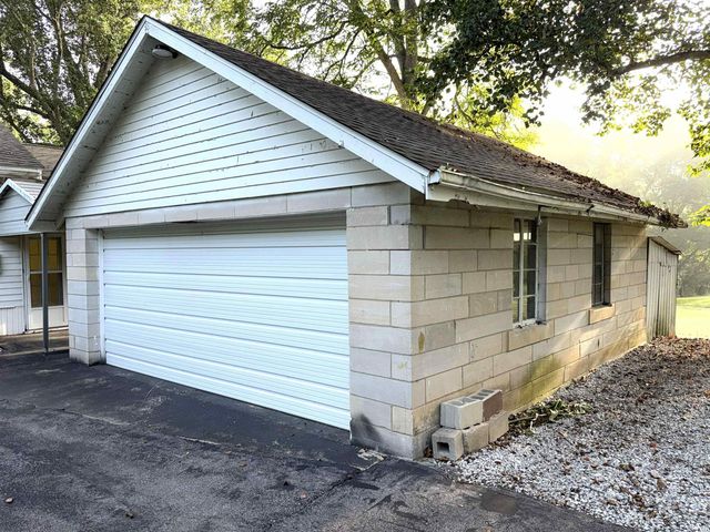 2996 Dixie Highway, Bedford, IN 47421