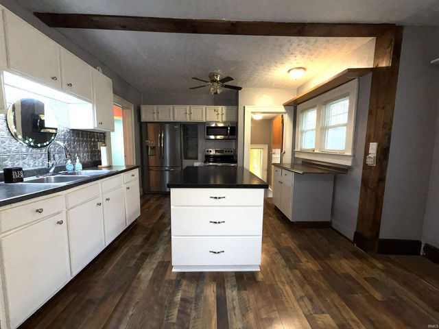 2996 Dixie Highway, Bedford, IN 47421