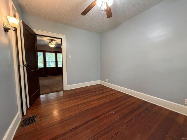 2996 Dixie Highway, Bedford, IN 47421
