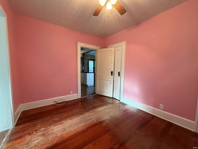 2996 Dixie Highway, Bedford, IN 47421