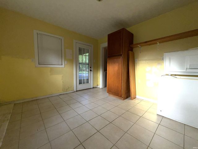 2996 Dixie Highway, Bedford, IN 47421