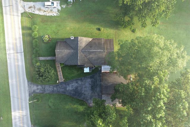 2996 Dixie Highway, Bedford, IN 47421