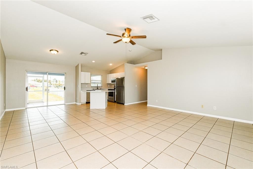 113 Blackstone DR, FORT MYERS, FL 33913 — photo 4