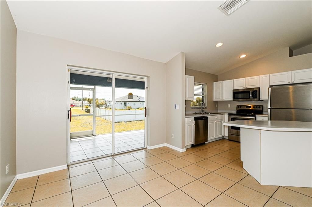 113 Blackstone DR, FORT MYERS, FL 33913 — photo 5