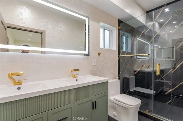 11112 Emelita Street, North Hollywood, CA 91601