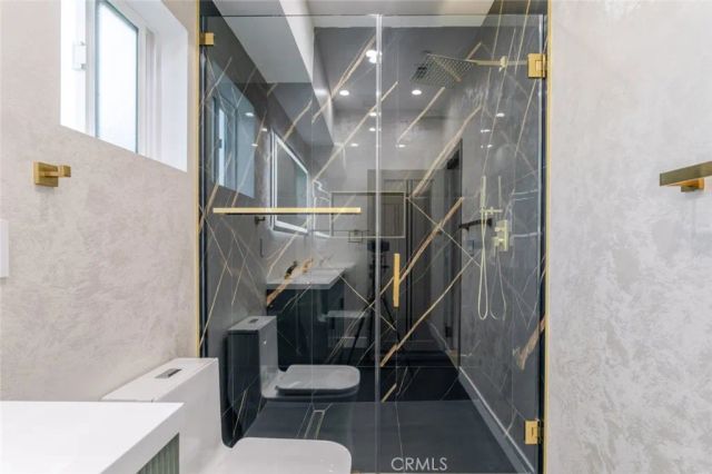 11112 Emelita Street, North Hollywood, CA 91601