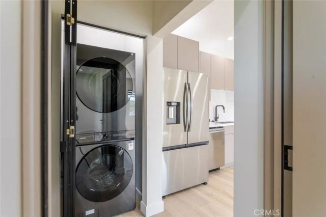 11112 Emelita Street, North Hollywood, CA 91601