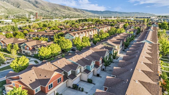 943 FARMINGTON XING, Farmington, UT 84025