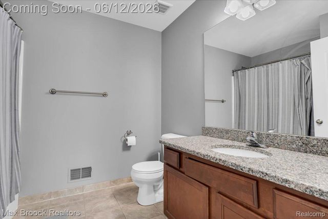 54265 Birchwood Drive, Lyon Charter Township, MI 48178