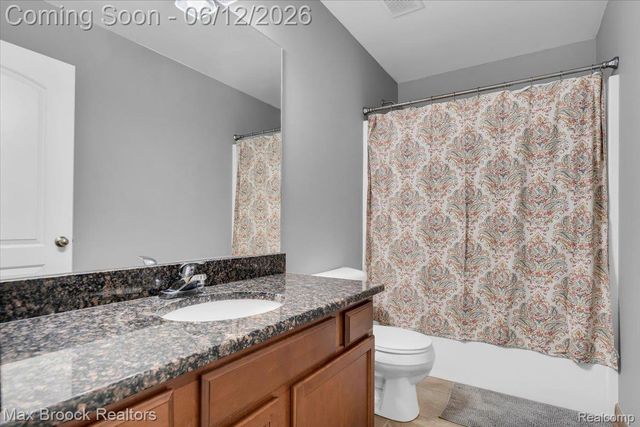54265 Birchwood Drive, Lyon Charter Township, MI 48178
