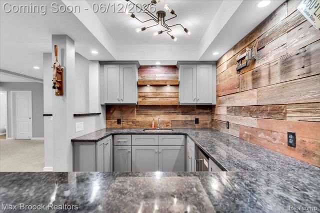 54265 Birchwood Drive, Lyon Charter Township, MI 48178