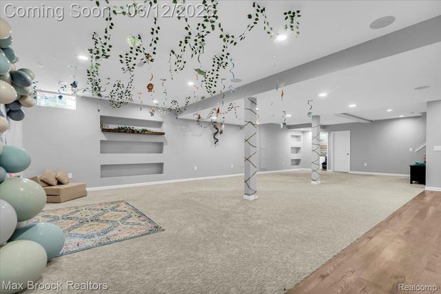 54265 Birchwood Drive, Lyon Charter Township, MI 48178