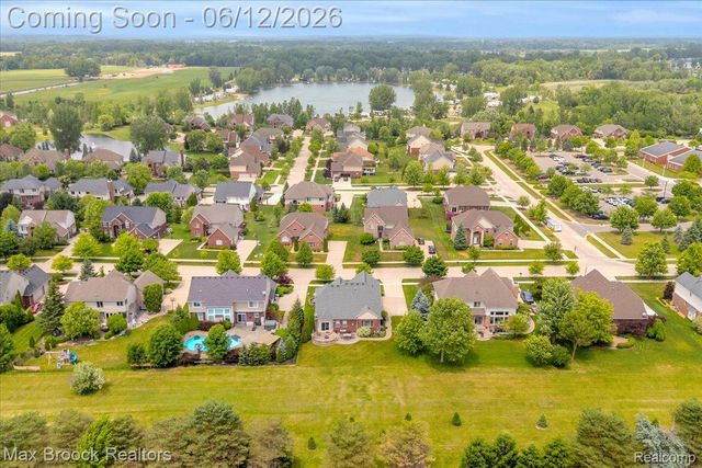 54265 Birchwood Drive, Lyon Charter Township, MI 48178