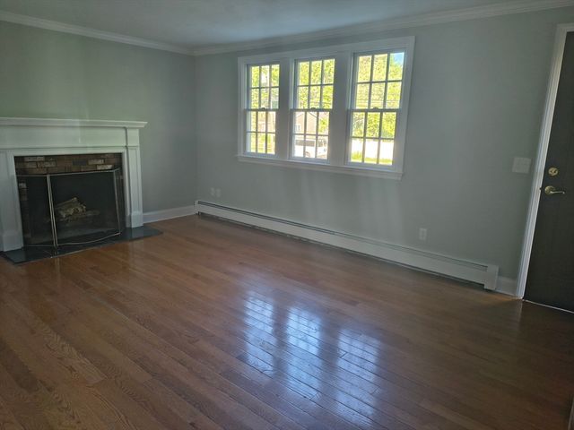 257 Bishop St, Framingham, MA 01702