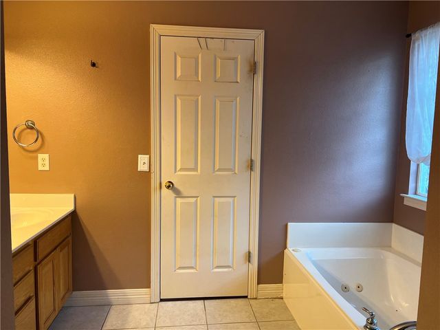 133 Fox Run Circle, Centerton, AR 72719