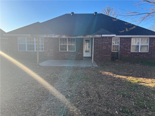 133 Fox Run Circle, Centerton, AR 72719