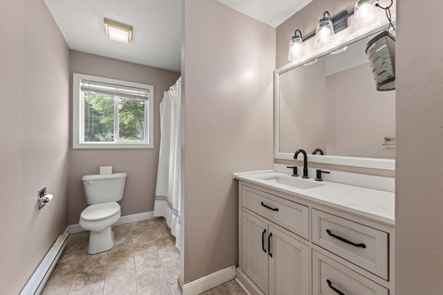 1 Gates Drive, Derry, NH 03038