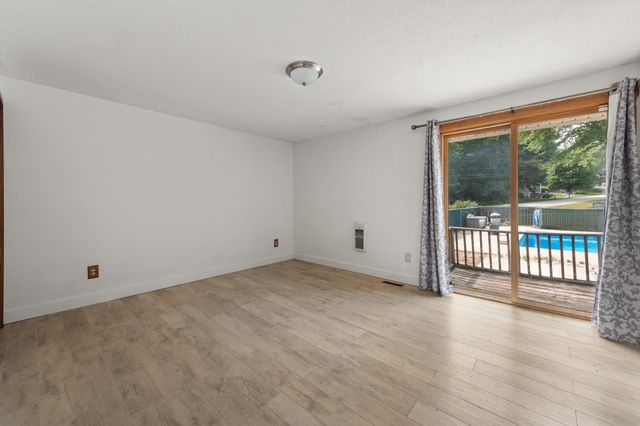 1 Gates Drive, Derry, NH 03038