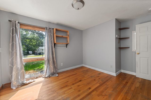 1 Gates Drive, Derry, NH 03038
